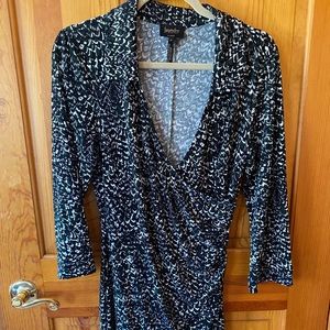 Laundry wrap style dress size 8 printed